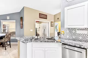5622 Fischer Dr, Lakeland, FL 33812 - Photo 5