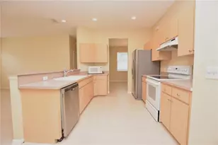 3416 Hilson Dr, Lakeland, FL 33812 - Photo 9