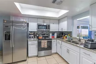2743 Grandola Dr, Orlando, FL 32811 - Photo 13
