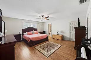 5810 Crest Ln, Lakeland, FL 33812 - Photo 13