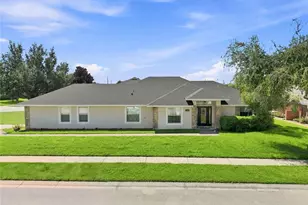 304 Bentley Oaks Blvd, Auburndale, FL 33823 - Photo 1