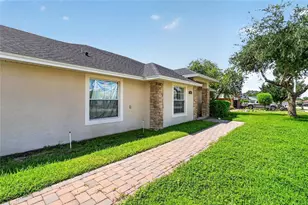 304 Bentley Oaks Blvd, Auburndale, FL 33823 - Photo 11