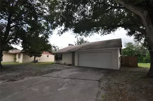 828 Cinnamon Dr E, Winter Haven, FL 33880 - Photo 1