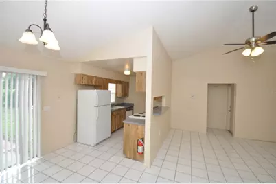 828 Cinnamon Drive E, Winter Haven, FL 33880 - Photo 5