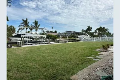 524 68th Street, Holmes Beach, FL 34217 - Photo 3