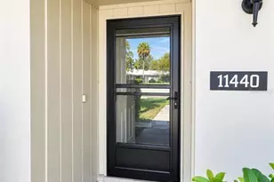 11440 W Bayshore Dr, Crystal River, FL 34429 - Photo 3
