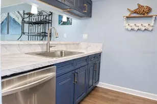 11440 W Bayshore Dr, Crystal River, FL 34429 - Photo 9