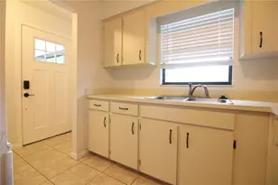 928 Winnie Ln, Lakeland, FL 33813 - Photo 7