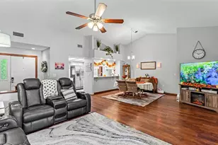 6352 Butternut Dr, Lakeland, FL 33813 - Photo 5
