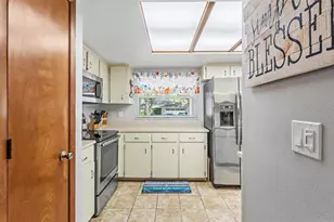 6352 Butternut Dr, Lakeland, FL 33813 - Photo 13