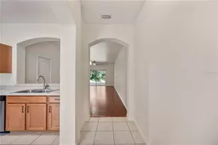 4176 Shadetree Ln, Lakeland, FL 33812 - Photo 5