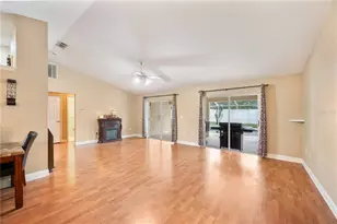 7512 Floral Cir E, Lakeland, FL 33810 - Photo 5