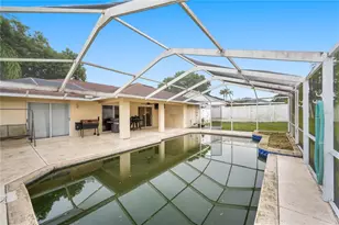 7512 Floral Cir E, Lakeland, FL 33810 - Photo 23