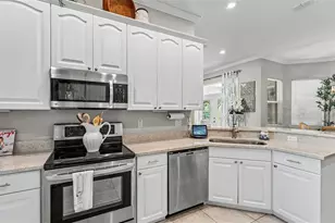 5307 Bloomfield Blvd, Lakeland, FL 33810 - Photo 7