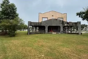375 W Bay Ave, Eagle Lake, FL 33839 - Photo 1