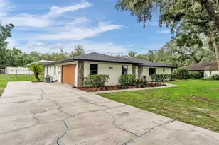 1100 Hammock Shade Dr, Lakeland, FL 33809 - Photo 7