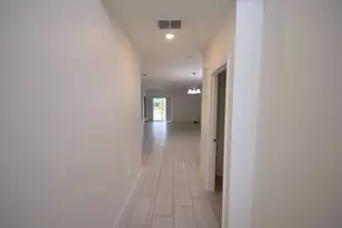 4060 Radiant Mountain Dr, Plant City, FL 33565 - Photo 17