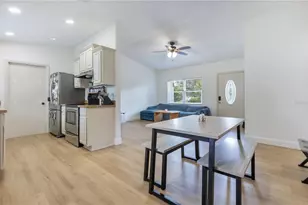 802 Fox Lake Dr, Lakeland, FL 33809 - Photo 3