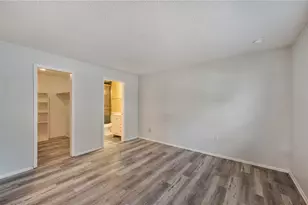 2262 Honeycomb Ln, Lakeland, FL 33801 - Photo 9