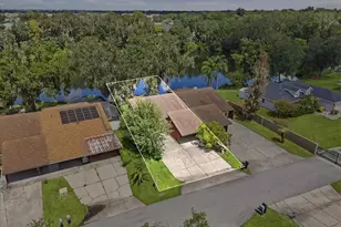 368 Lake Harris Dr, Lakeland, FL 33813 - Photo 1