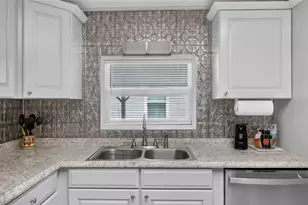 818 Forest Lake Dr, Lakeland, FL 33809 - Photo 25