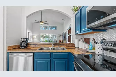 815 Windsor Estates Drive, Davenport, FL 33837 - Photo 11