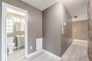 1026 Canal Dr W, Lakeland, FL 33801 - Photo 7