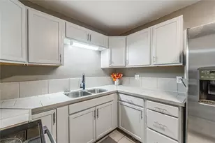 1026 Canal Dr W, Lakeland, FL 33801 - Photo 5