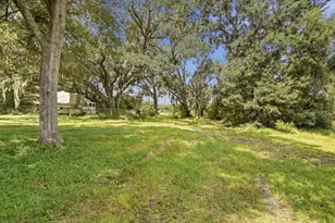 2929 Al Simmons Rd, Dover, FL 33527 - Photo 1