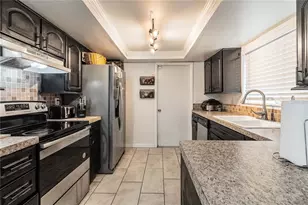 1006 Buttercup Dr, Lakeland, FL 33801 - Photo 5