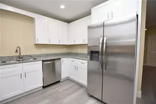 1111 Mercury Dr E, Lakeland, FL 33810 - Photo 5