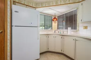 528 Skyline Dr W, Lakeland, FL 33801 - Photo 5