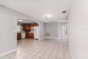 215 S Lake Howard Dr, Winter Haven, FL 33880 - Photo 7