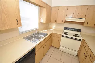 145 Shannon Dr, Lakeland, FL 33809 - Photo 3