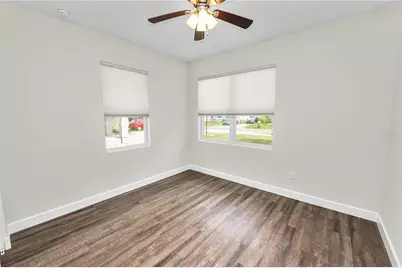 3725 57th Avenue N, Saint Petersburg, FL 33714 - Photo 7