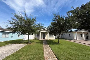 3725 57th Ave N, Saint Petersburg, FL 33714 - Photo 1