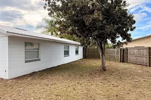 1015 Mockingbird Cir, Winter Haven, FL 33884 - Photo 3