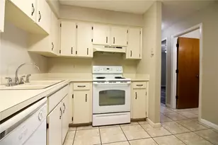 202 Marble Ln, Lakeland, FL 33809 - Photo 11