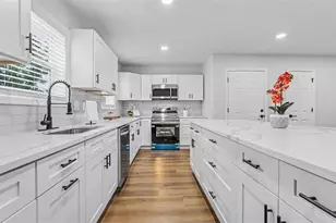 211 W Valencia St, Lakeland, FL 33805 - Photo 9
