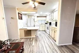 310 Martin Dr, Lakeland, FL 33809 - Photo 5