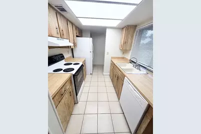 7415 Highland Grove Drive, Lakeland, FL 33810 - Photo 13