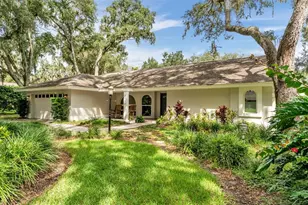 2712 Laurel Oak Dr, Plant City, FL 33566 - Photo 1