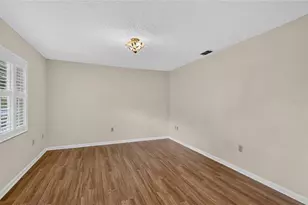 2140 Creek Side Dr, Lakeland, FL 33811 - Photo 9