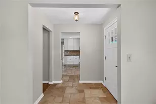 2140 Creek Side Dr, Lakeland, FL 33811 - Photo 7
