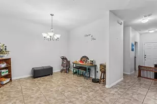 4069 Shadetree Ln, Lakeland, FL 33812 - Photo 5
