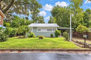 1204 N Morningside Dr, Plant City, FL 33563 - Photo 1