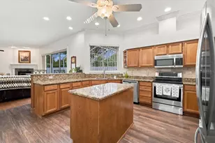 5599 Summerland Hills Dr, Lakeland, FL 33812 - Photo 9