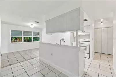 422 Duchess Drive, Lakeland, FL 33803 - Photo 9