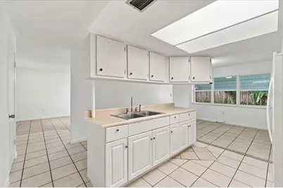 422 Duchess Drive, Lakeland, FL 33803 - Photo 7