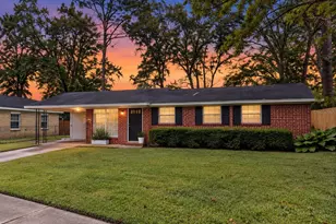 4121 Sharbeth Dr E, Jacksonville, FL 32210 - Photo 3